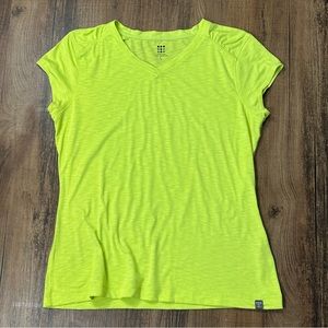 TITLE NINE Matahari Highlighter Yellow V-Neck Short Sleeve Tee Top L